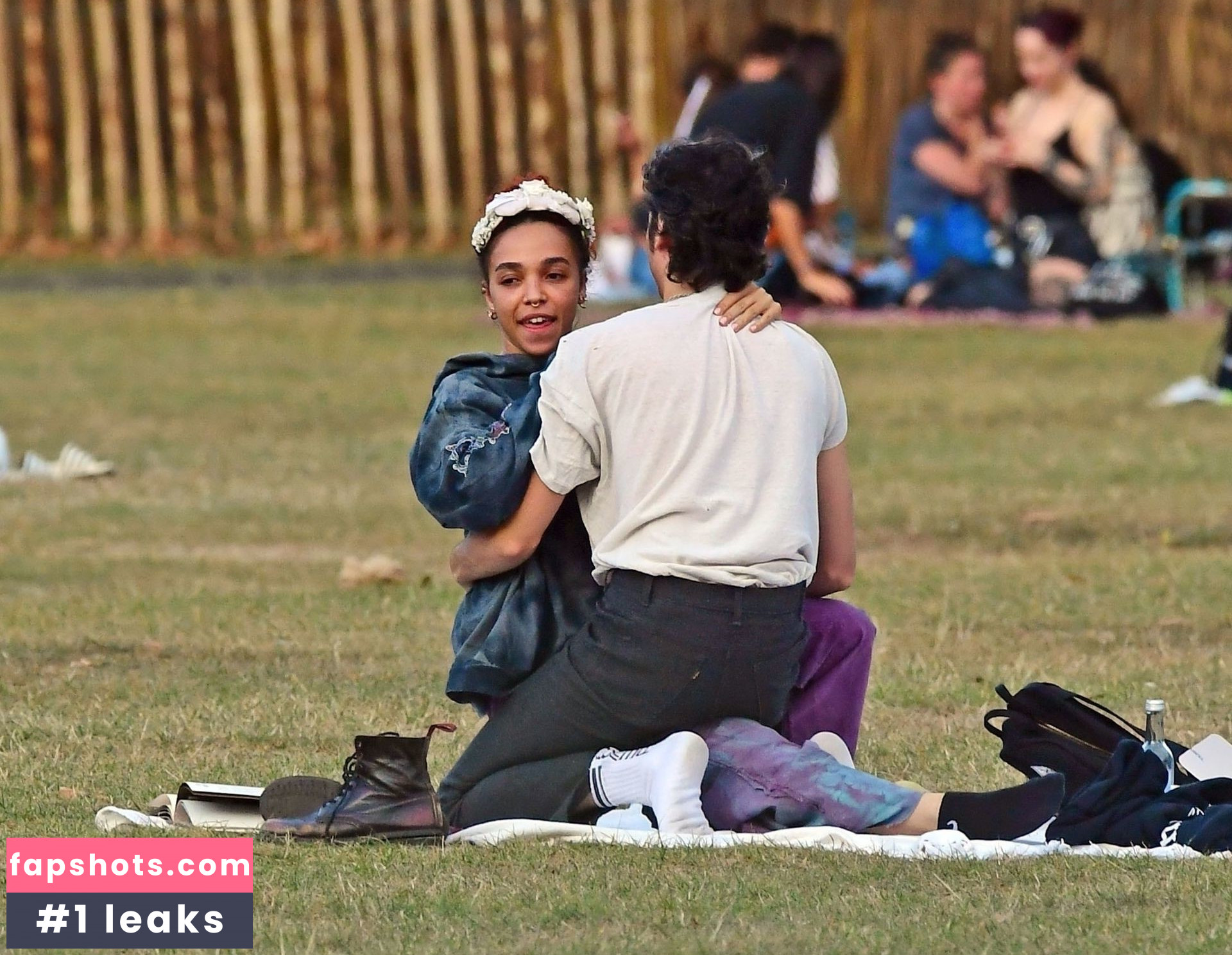 FKA twigs gallery photo #249