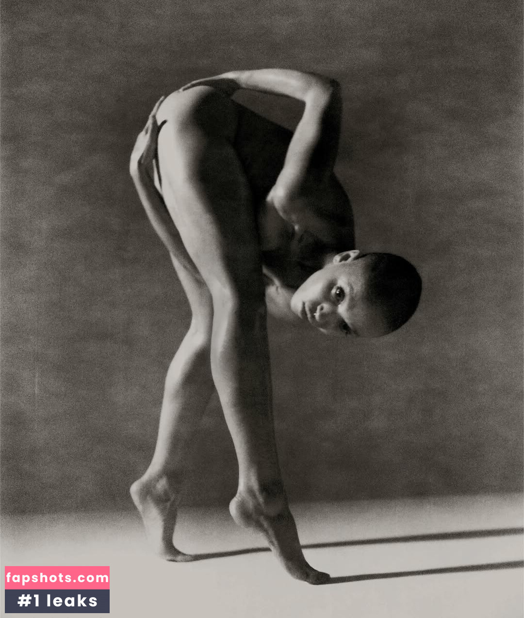 FKA twigs gallery photo #34