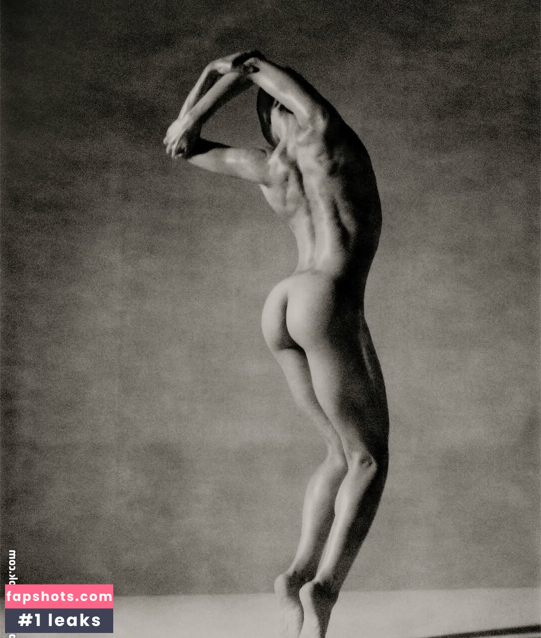 FKA twigs gallery photo #36