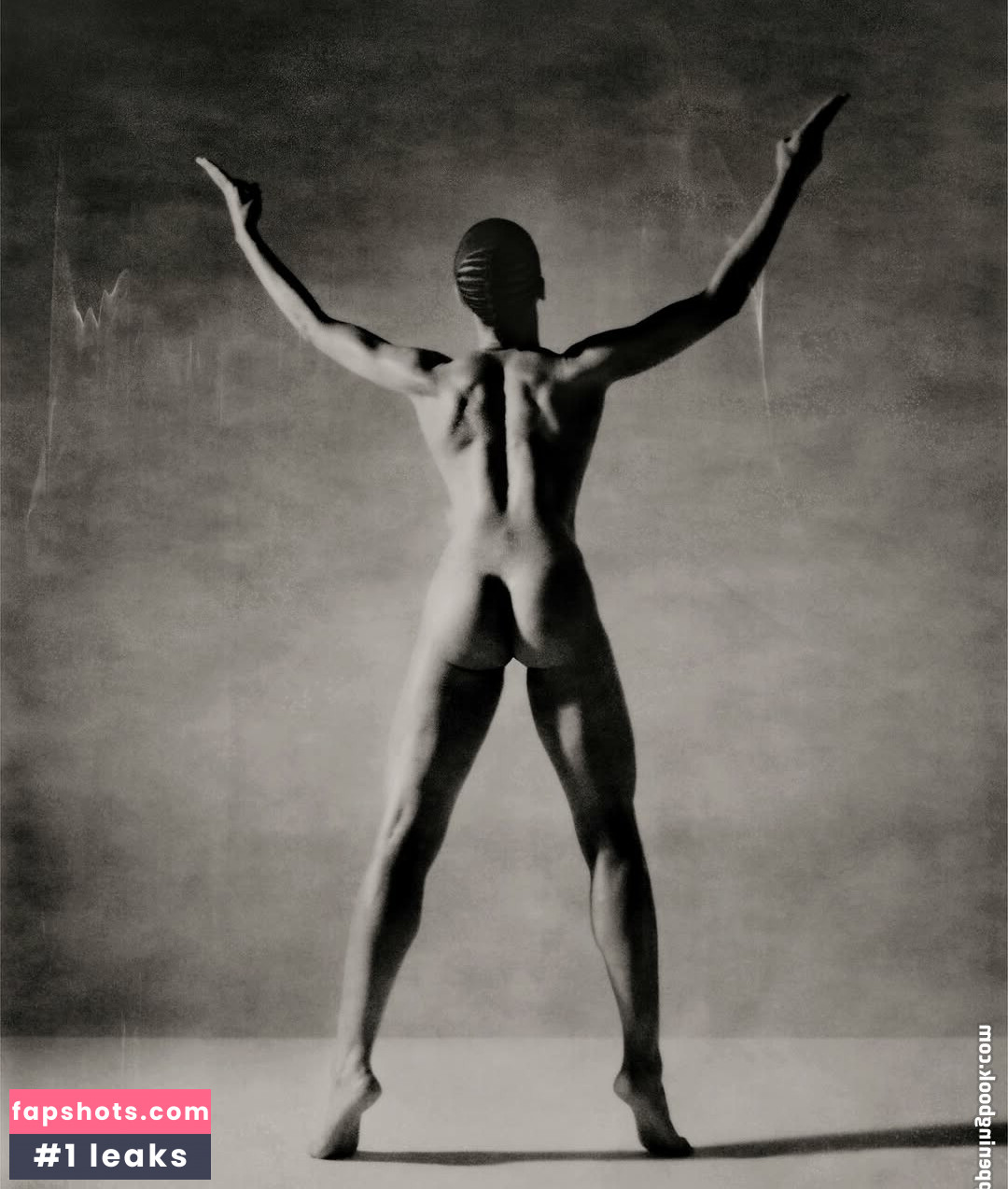 FKA twigs gallery photo #39