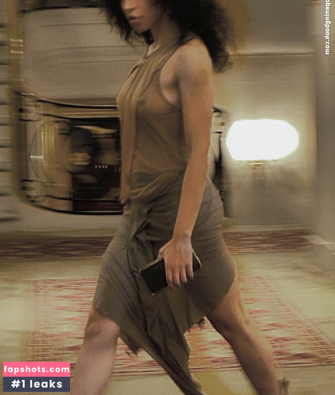 FKA twigs gallery photo #44