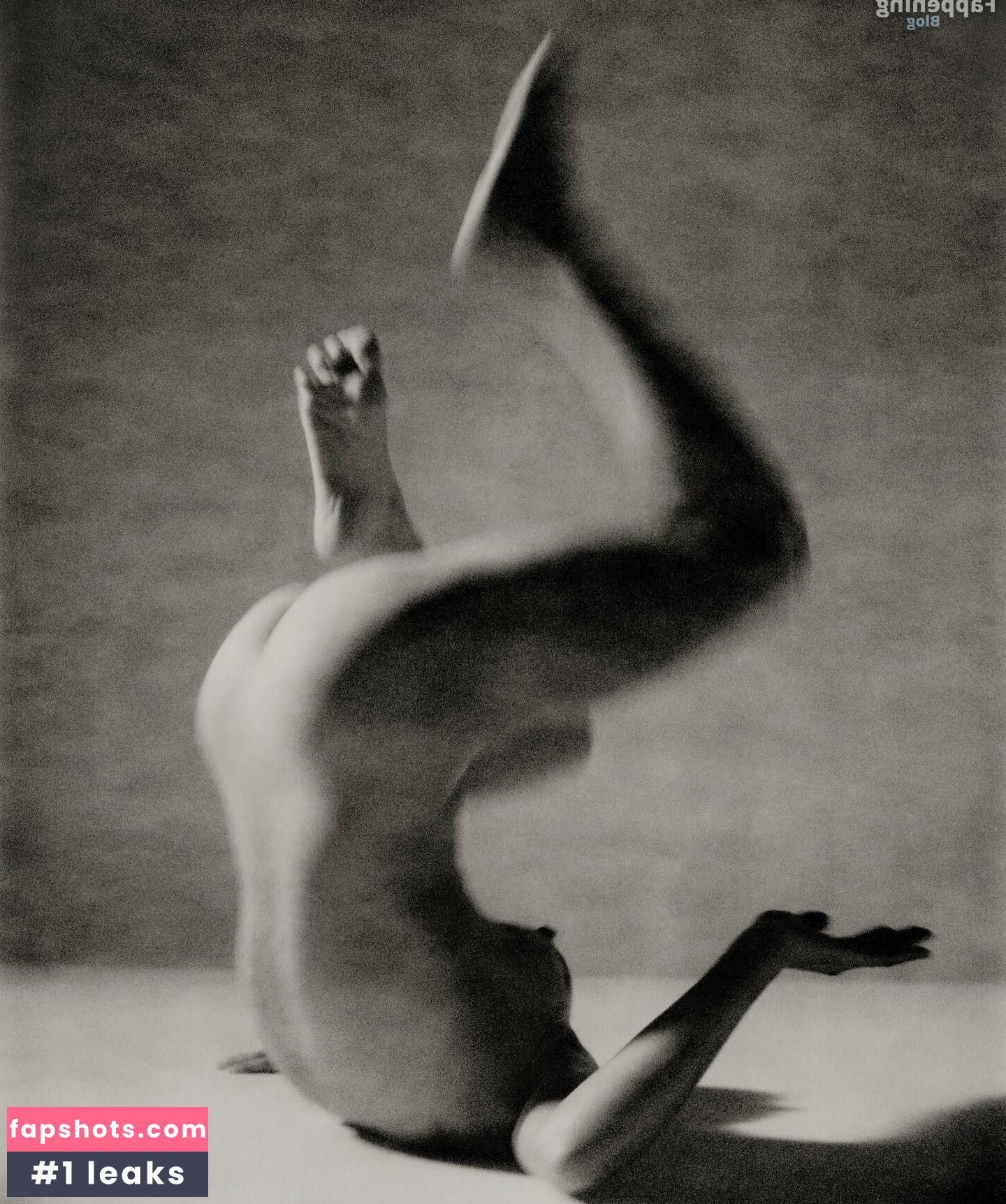 FKA twigs gallery photo #48