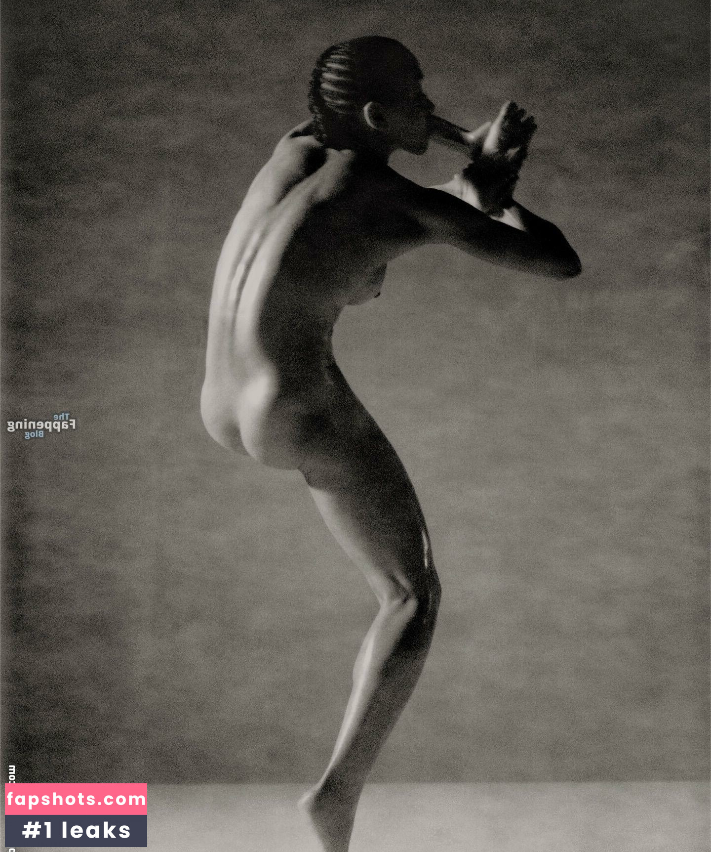 FKA twigs gallery photo #54