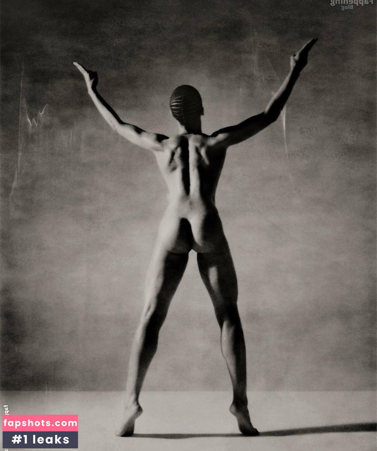 FKA twigs gallery photo #55