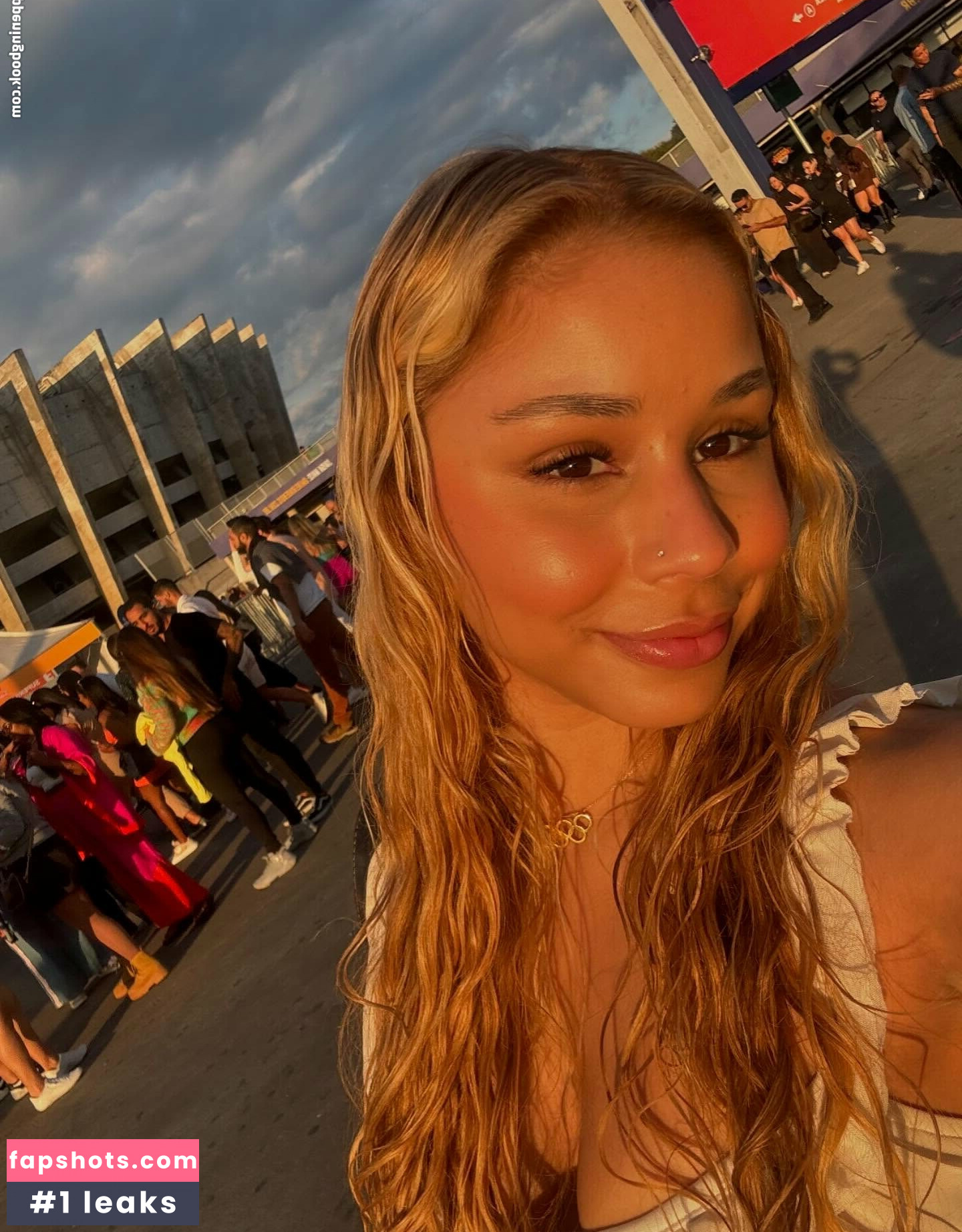 Flávia Saraiva gallery photo #18