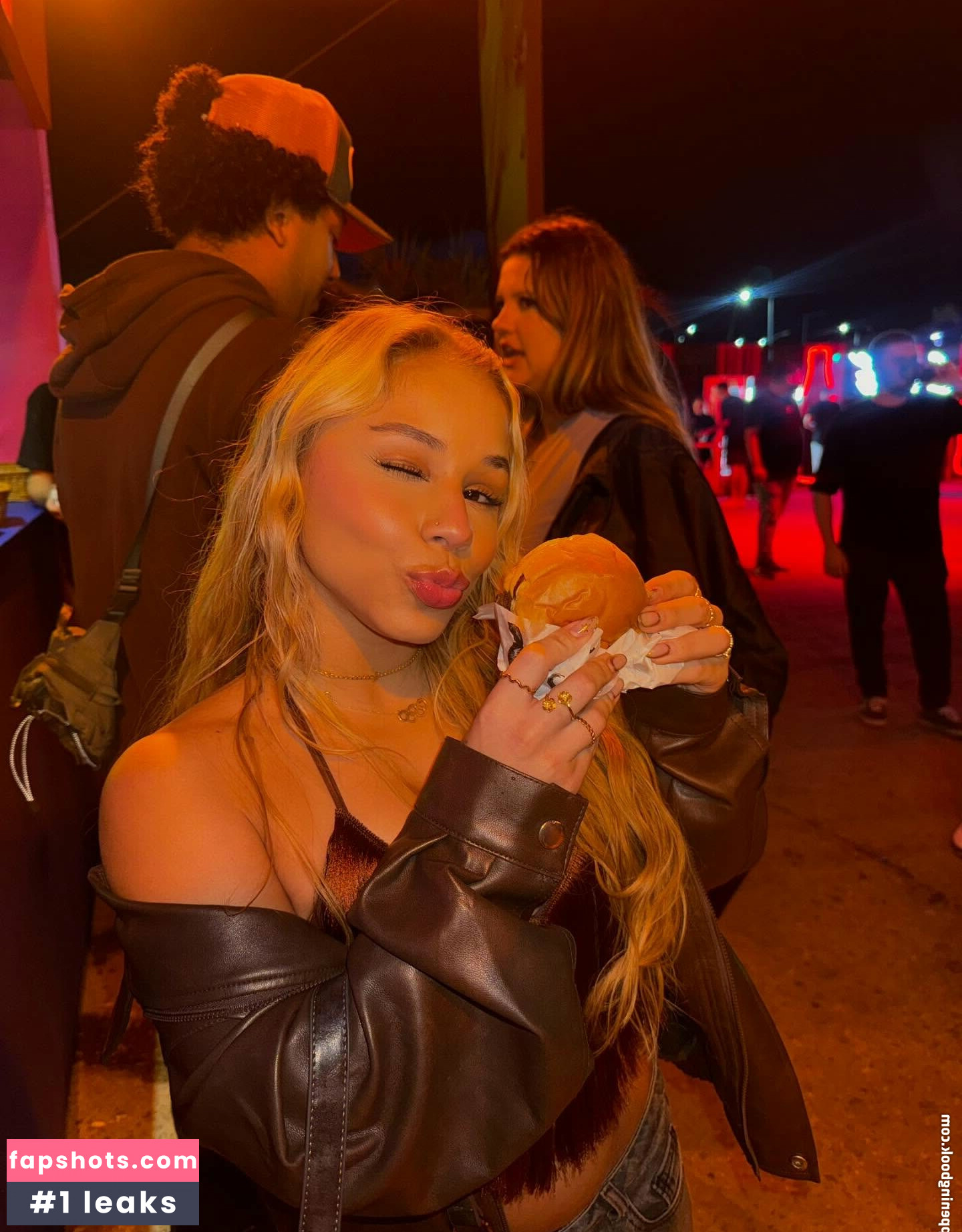 Flávia Saraiva gallery photo #19