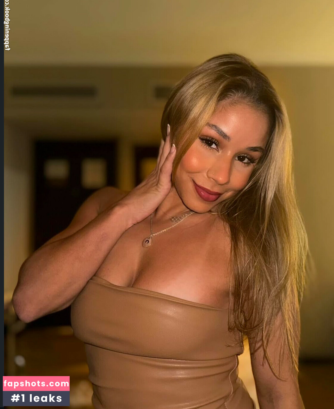 Flávia Saraiva gallery photo #33