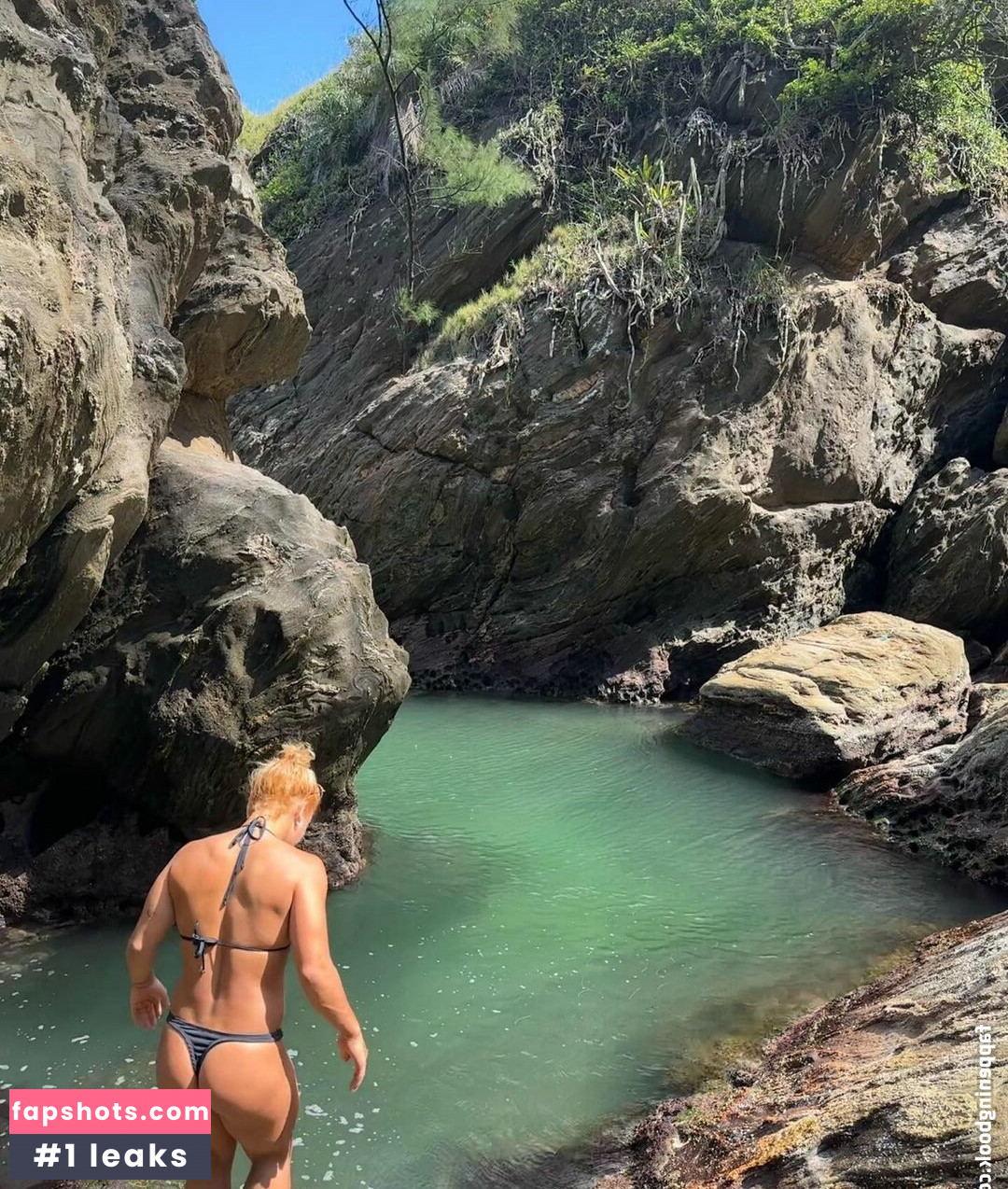 Flávia Saraiva gallery photo #50