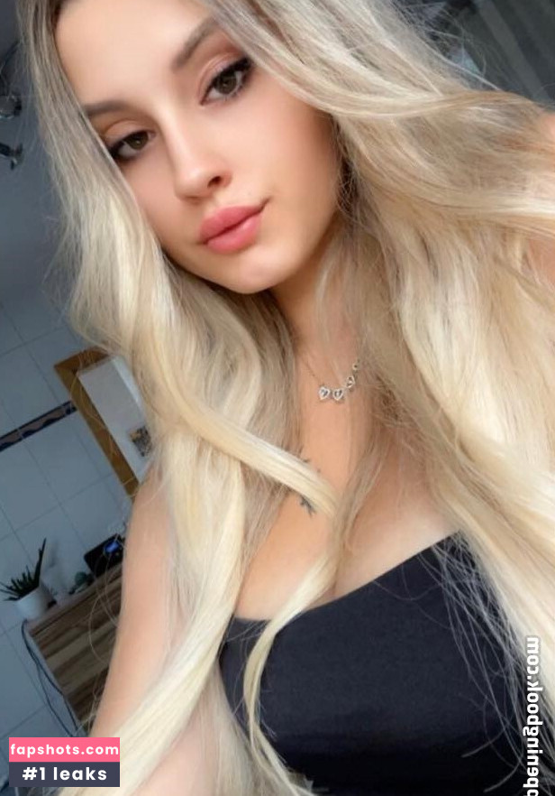 Flikabelle (Samantha) gallery photo #3