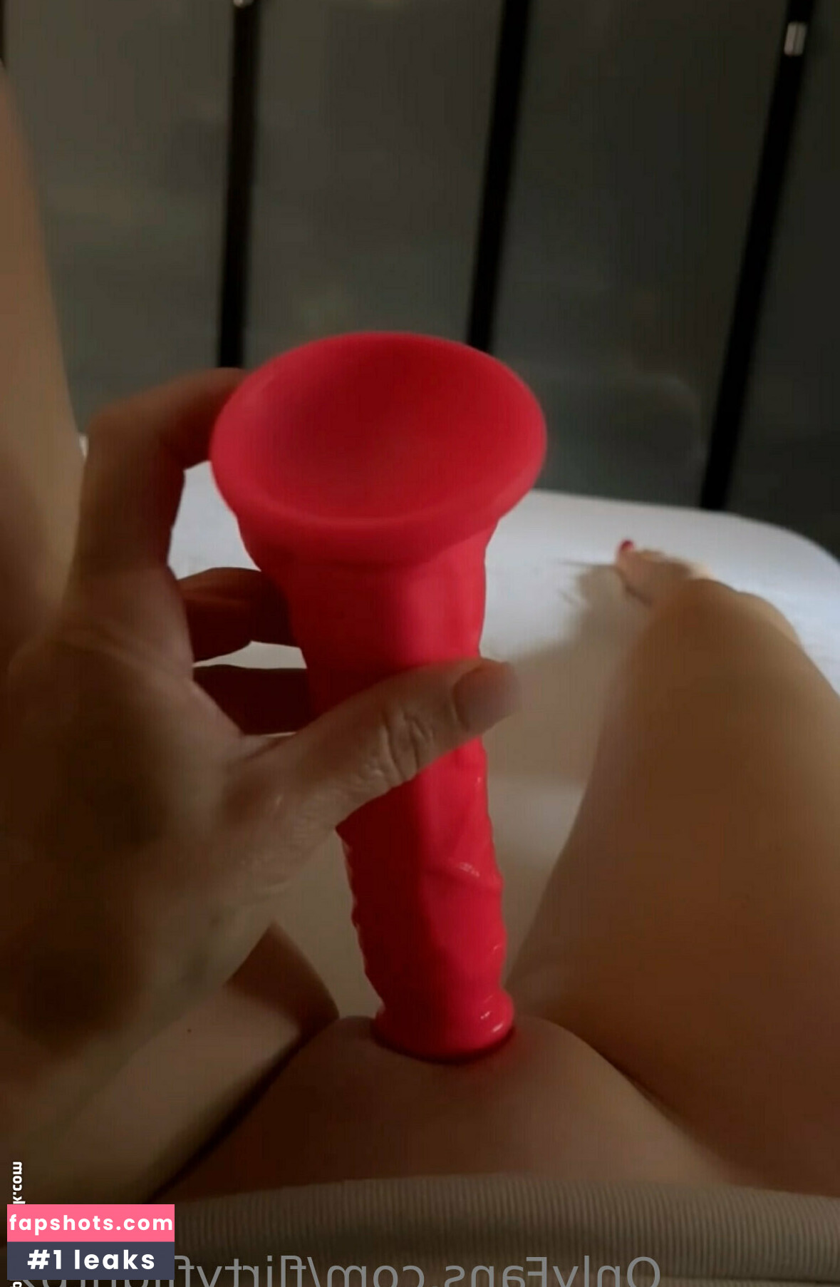 flirtyflightb2 gallery photo #10