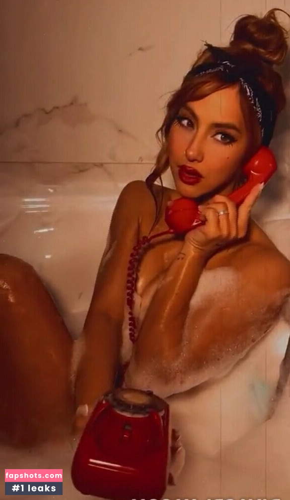 Flor Vigna gallery photo #30