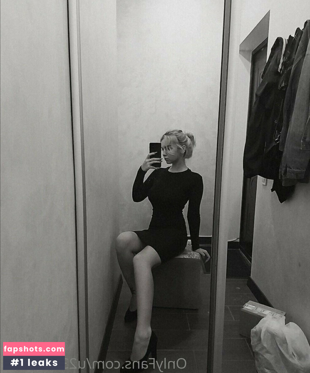 flora_belll gallery photo #24