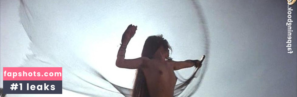 Flora Cheung gallery photo #12