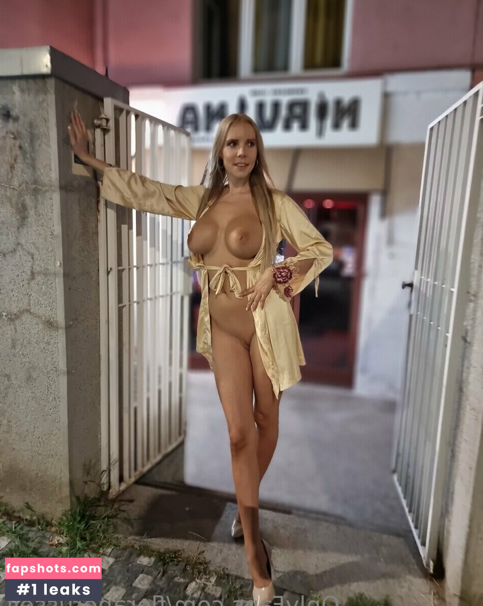 Florane Russell gallery photo #101