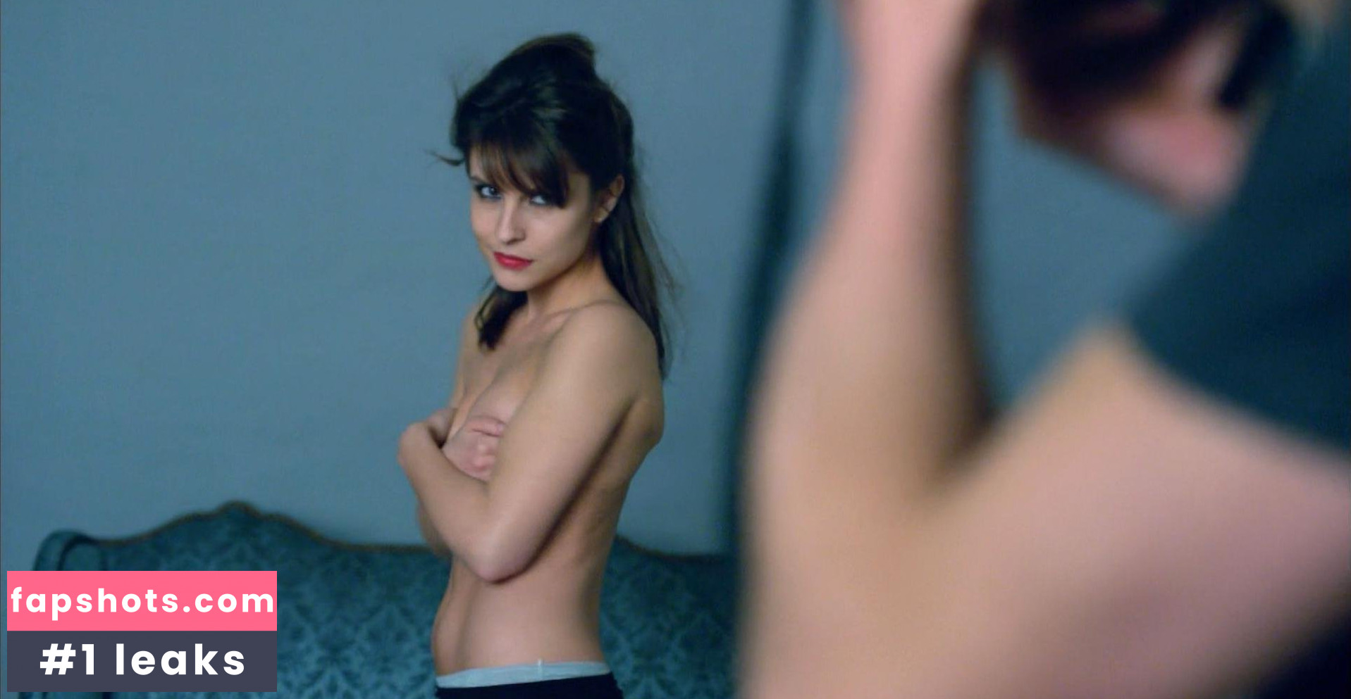 Flore Bonaventura gallery photo #3