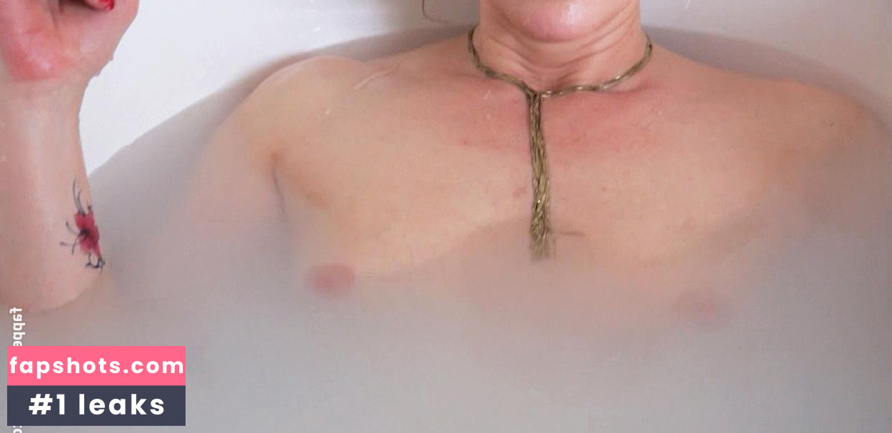 Florence Thomassin gallery photo #31