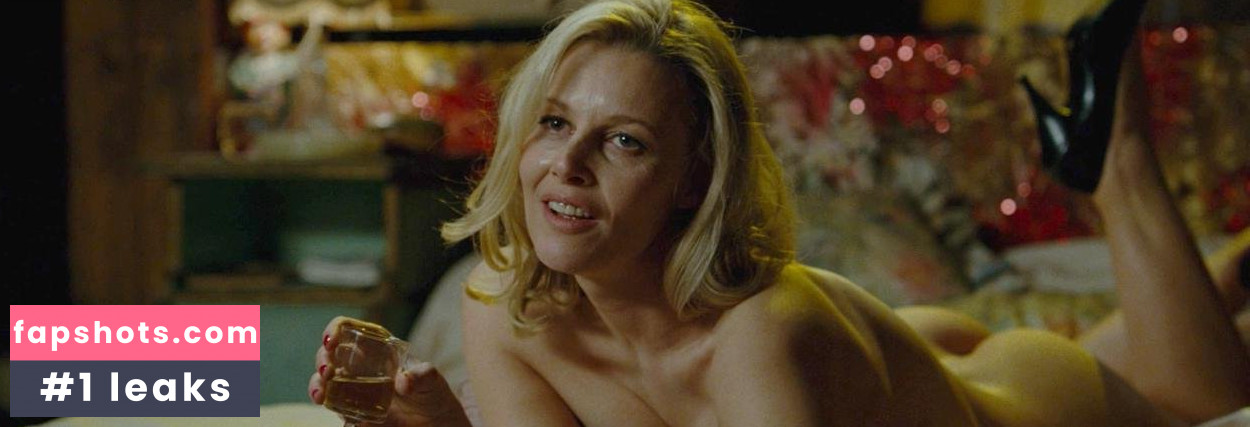 Florence Thomassin gallery photo #36