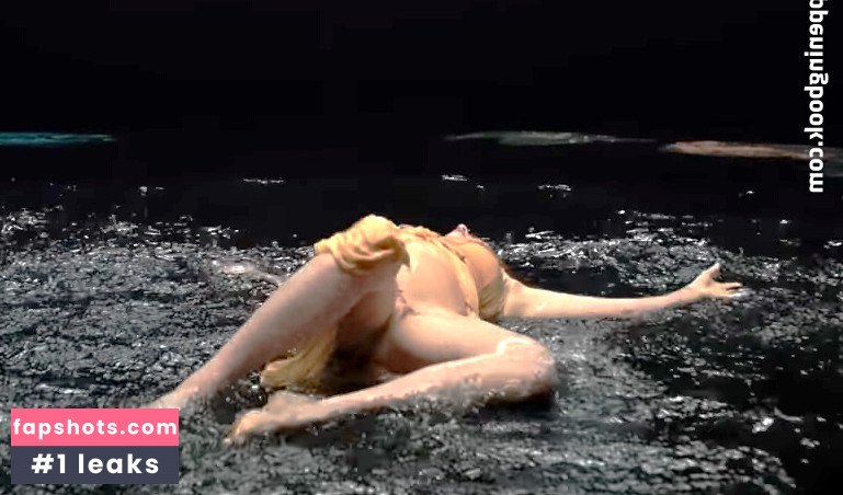 Florence Welch gallery photo #9