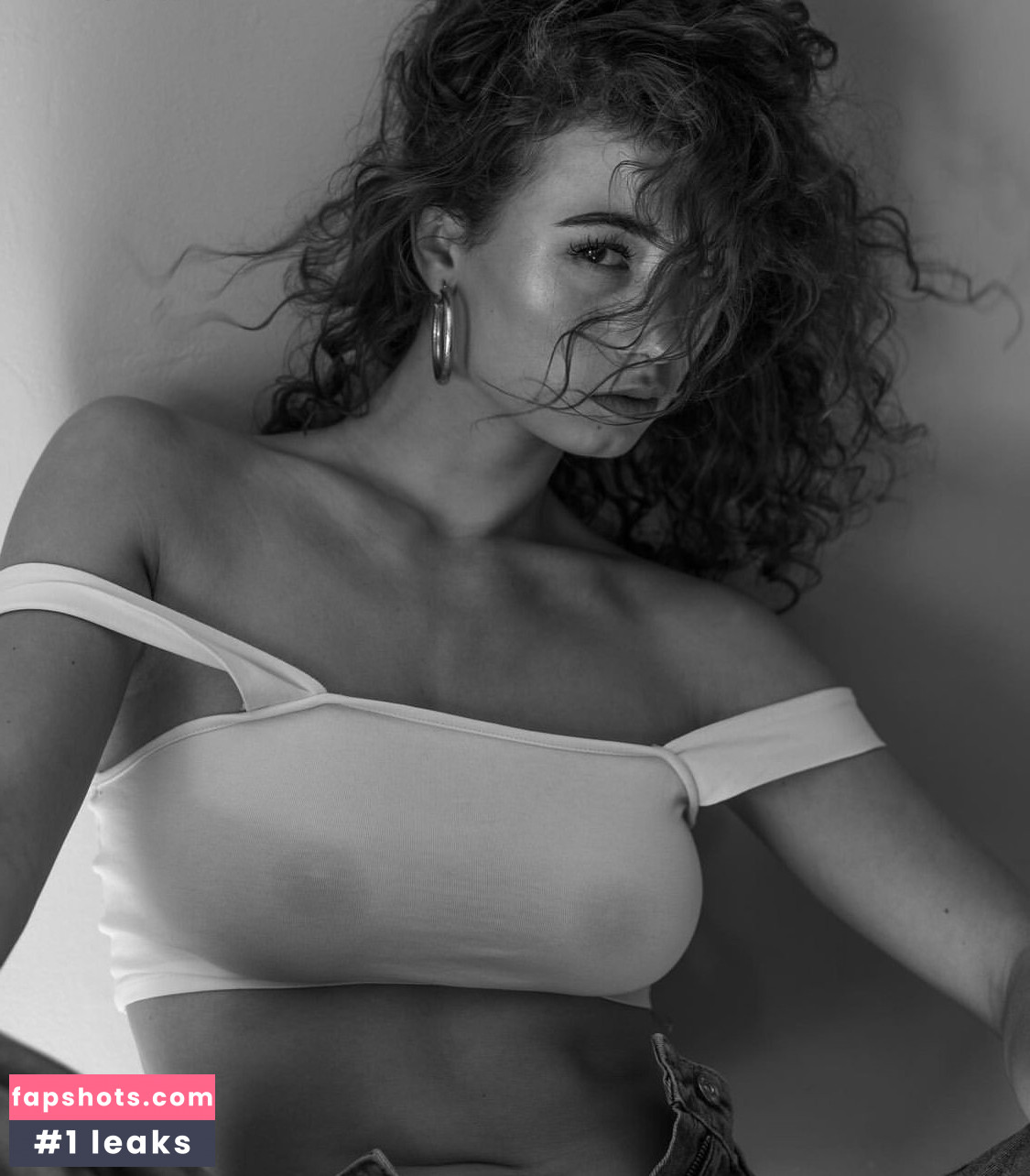 Florine Mazoyer gallery photo #34