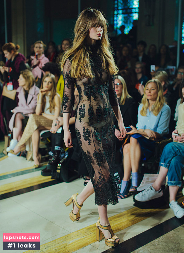 floskyyx nude babe gallery