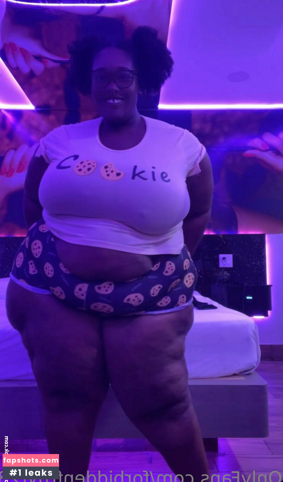 forbiddenfruyt23 gallery photo #23