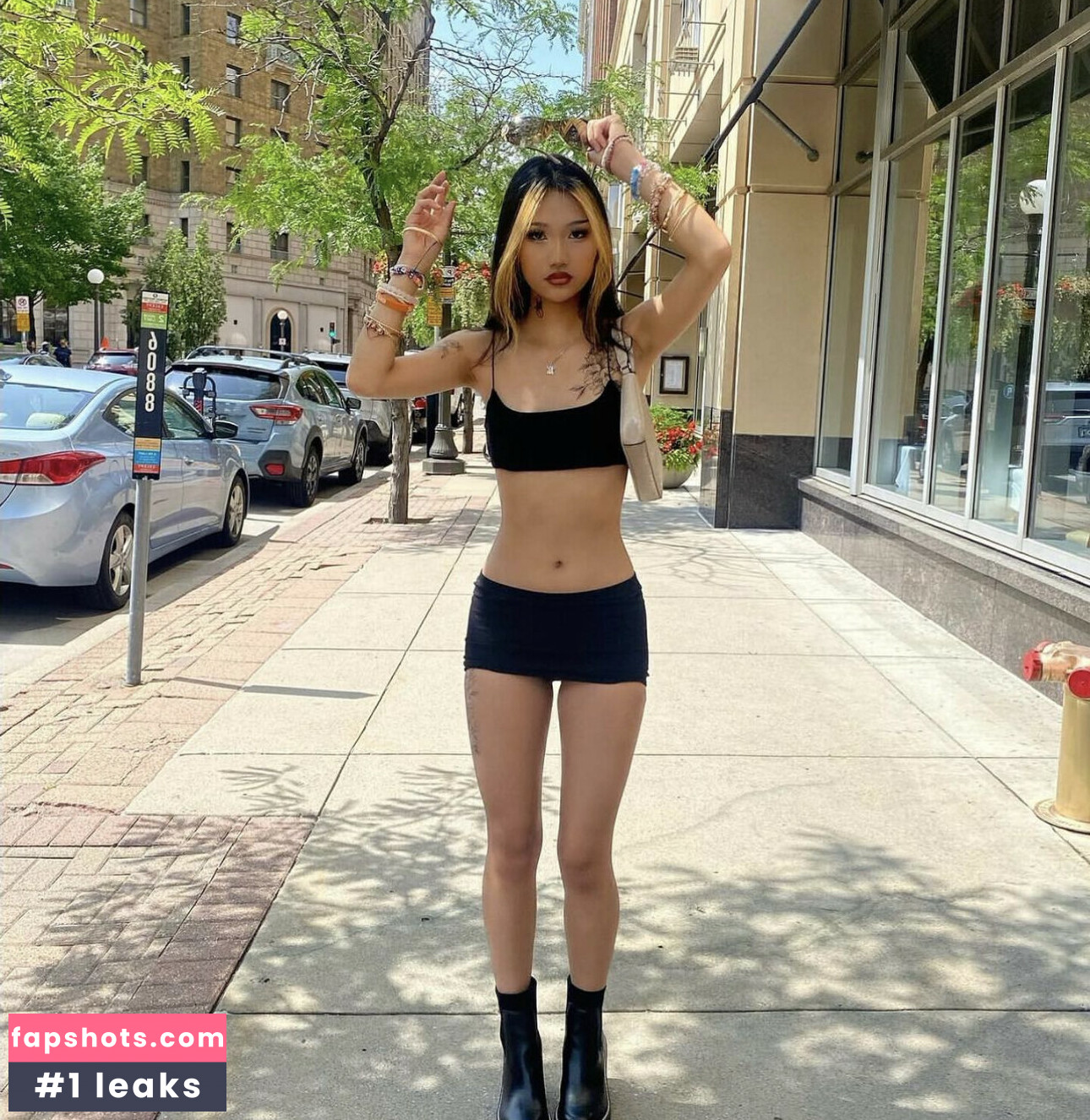 Foreign.bich gallery photo #2