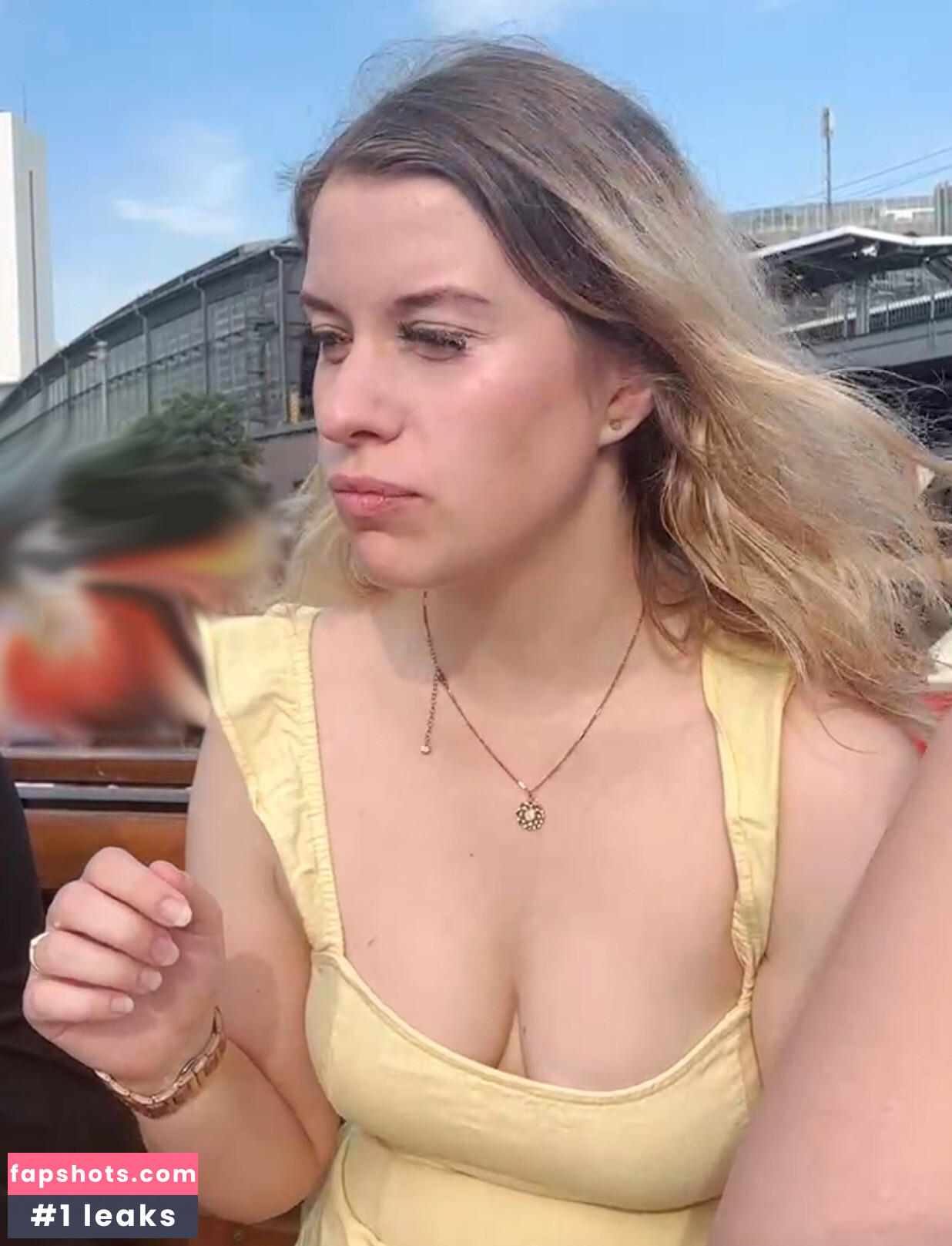 FormulaLena gallery photo #16