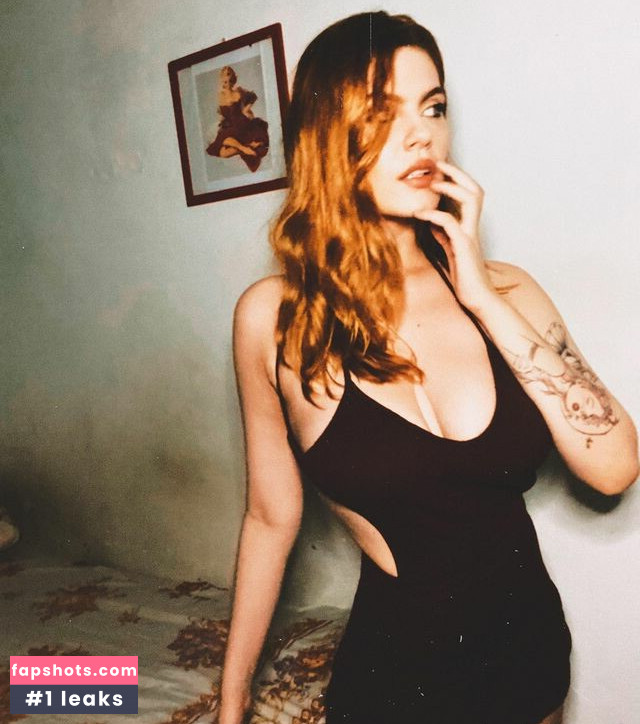 Foxy Bellyne gallery photo #9