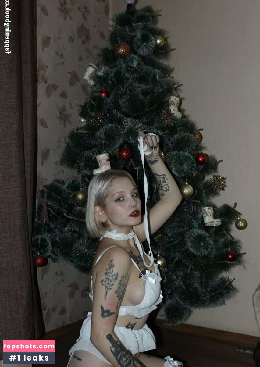 foxy_bright gallery photo #4