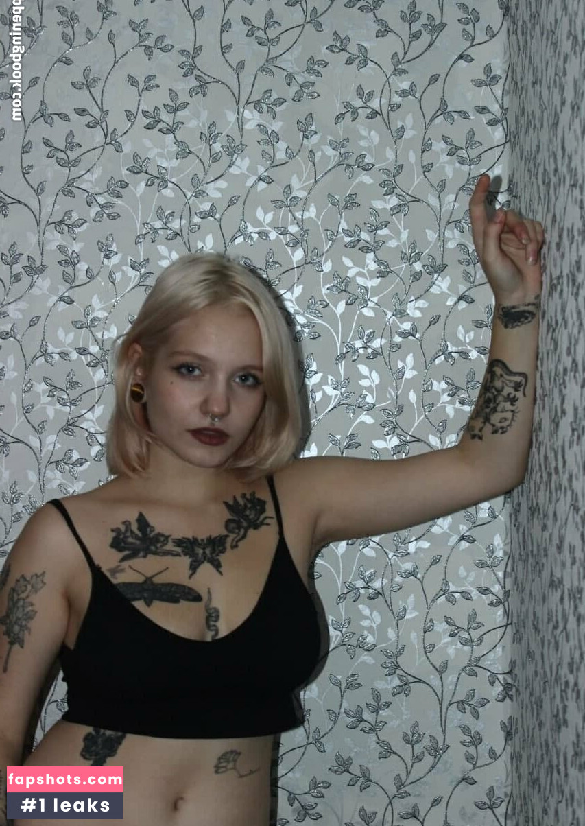 foxy_bright gallery photo #6