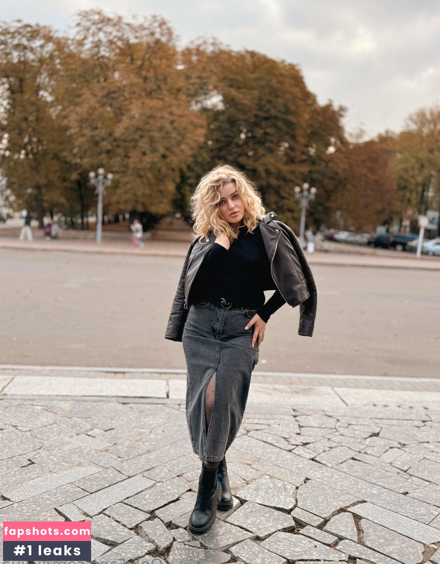 foxy_lily gallery photo #3