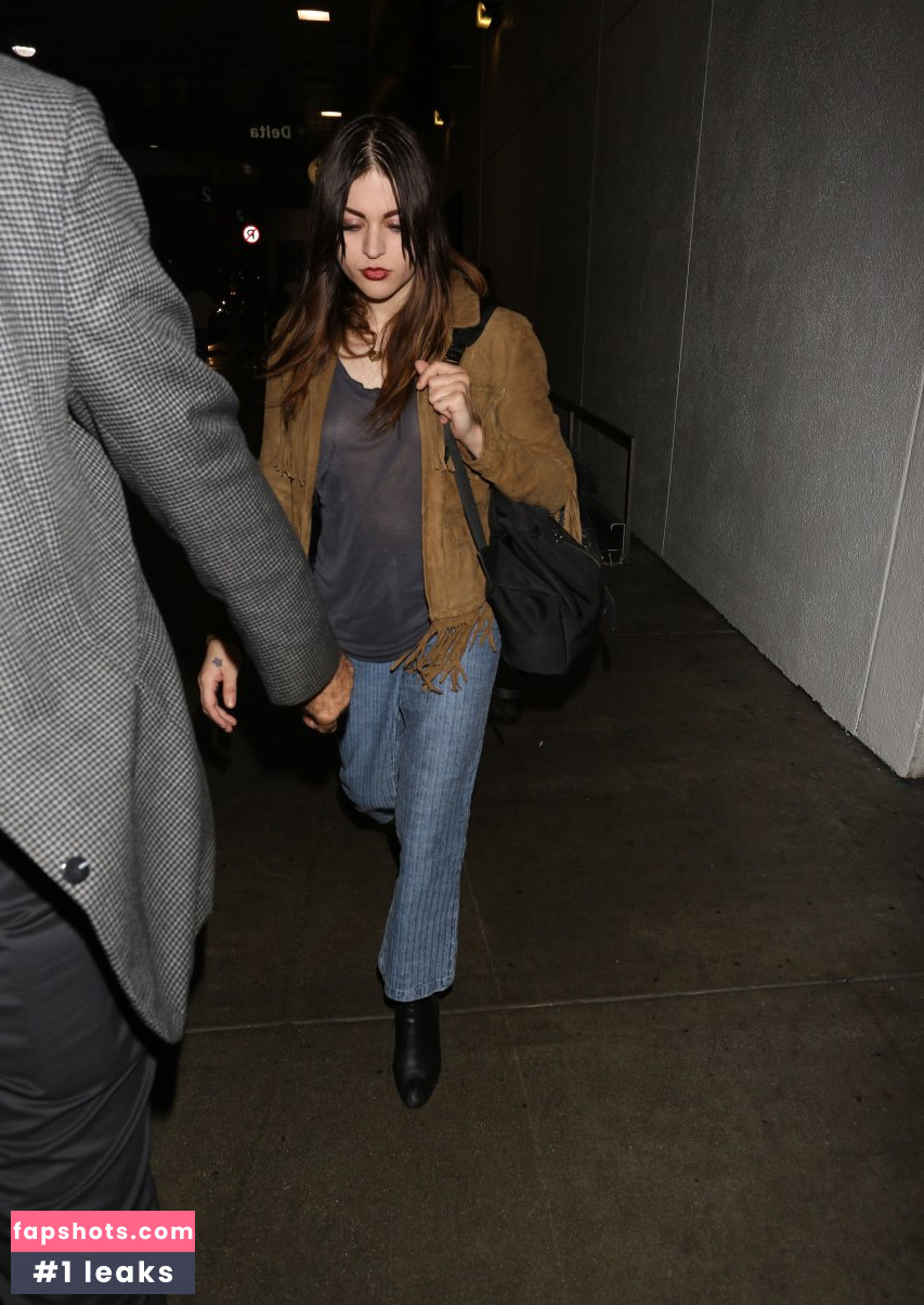 Frances Bean Cobain gallery photo #28