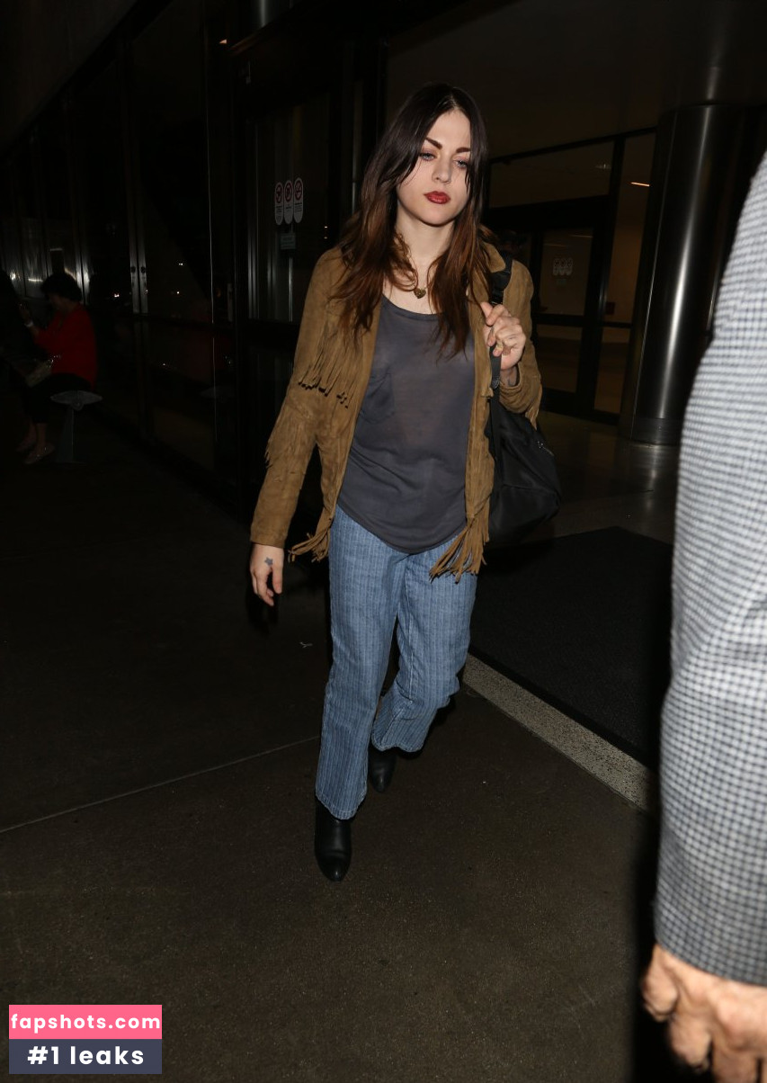 Frances Bean Cobain gallery photo #49