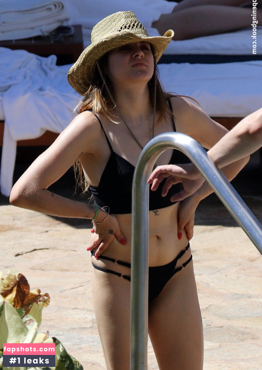 Frances Bean Cobain gallery photo #54