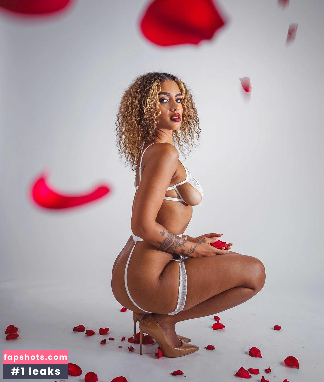 Francesca Lama gallery photo #8