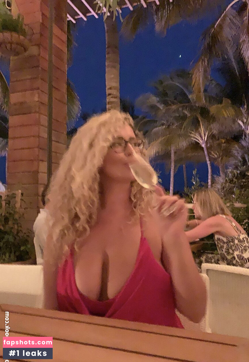 Francesca W gallery photo #6