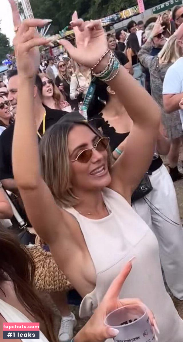 Frankie Bridge gallery photo #103