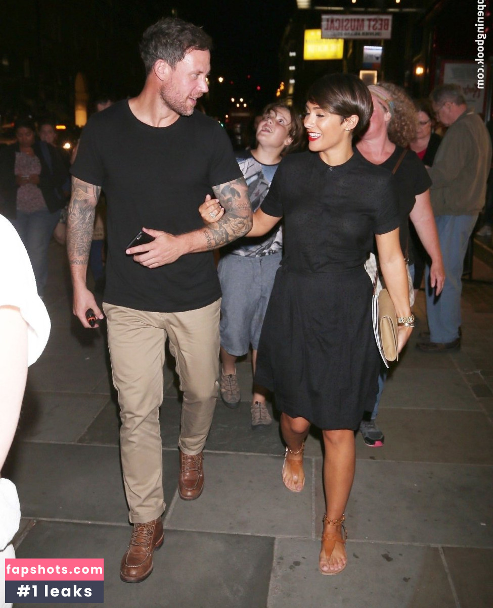 Frankie Bridge gallery photo #1027