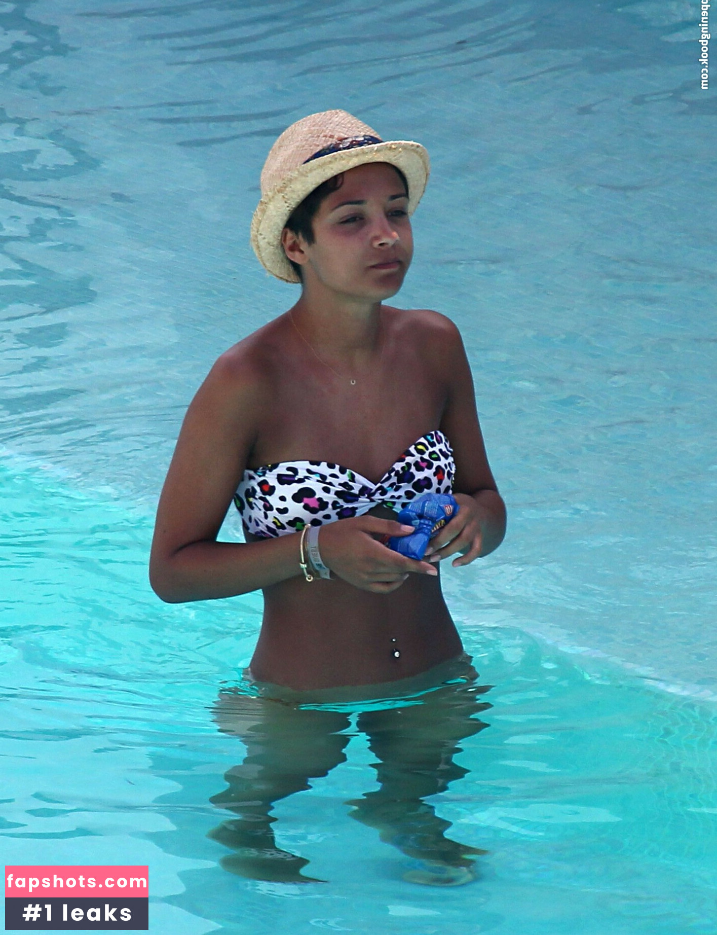 Frankie Bridge gallery photo #195