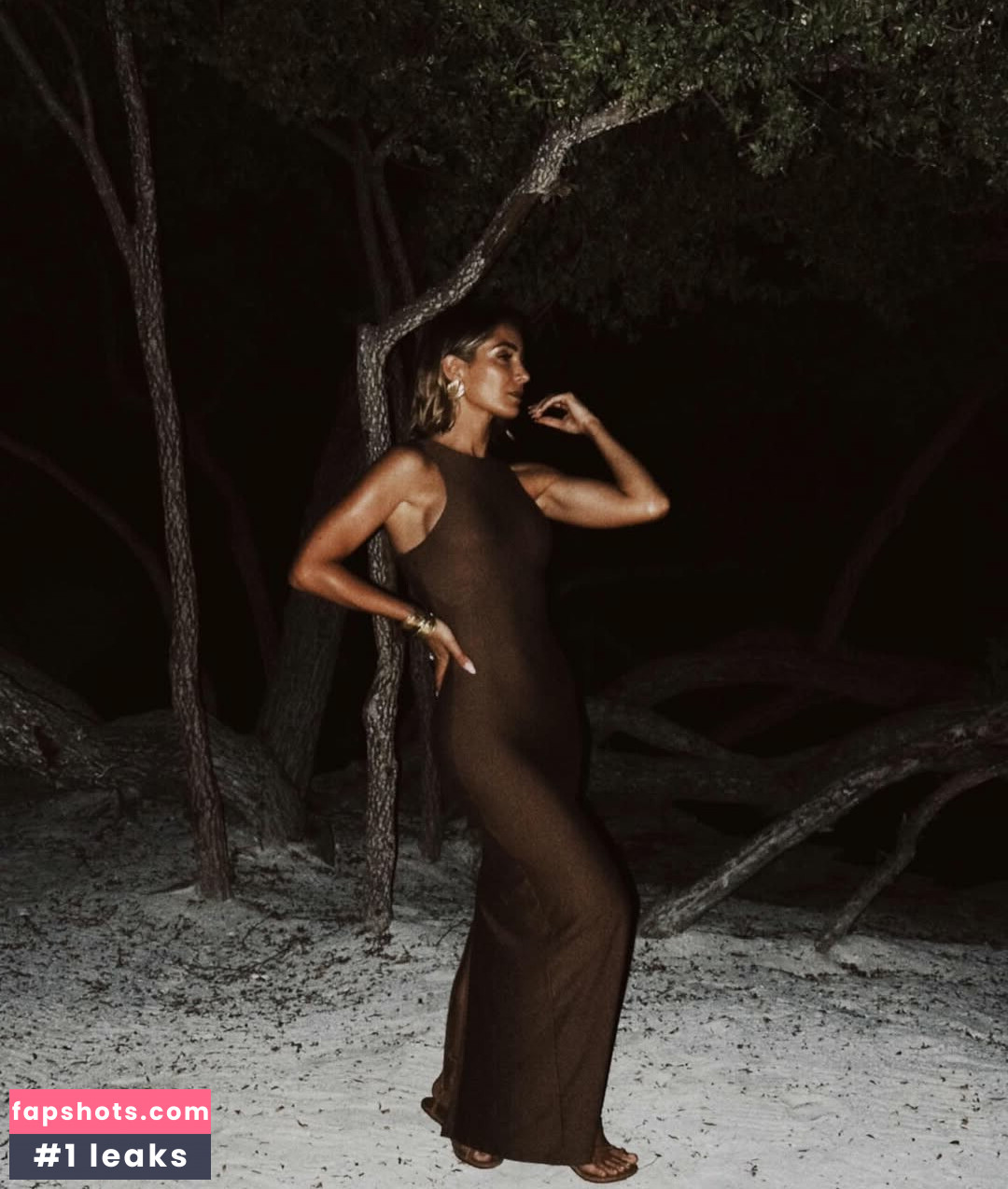 Frankie Bridge gallery photo #244