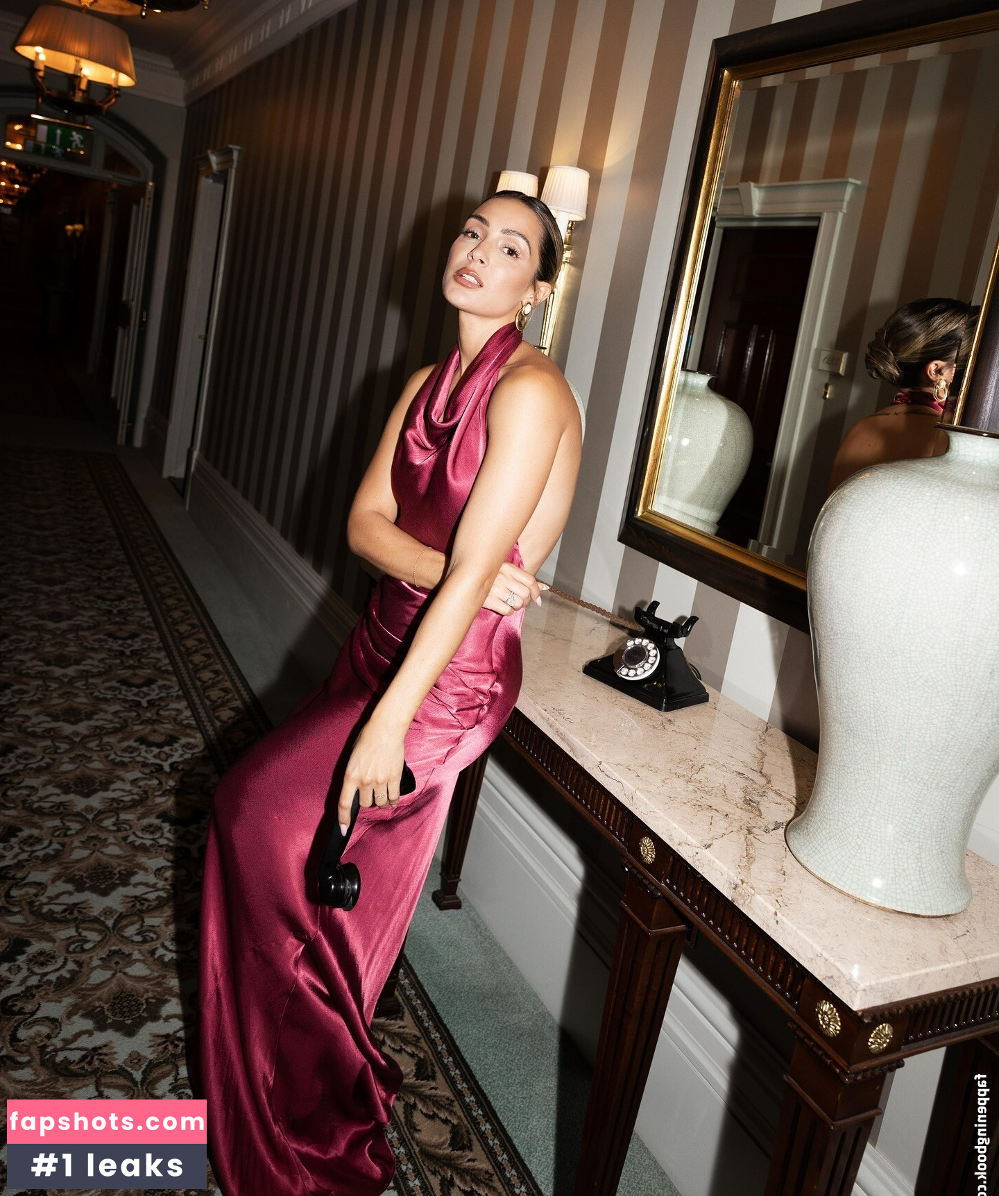 Frankie Bridge gallery photo #256