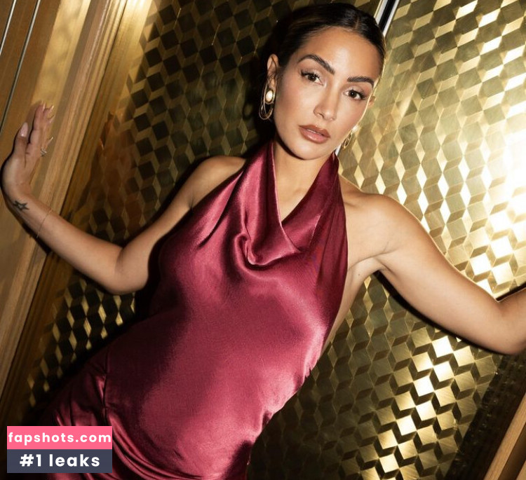 Frankie Bridge gallery photo #258