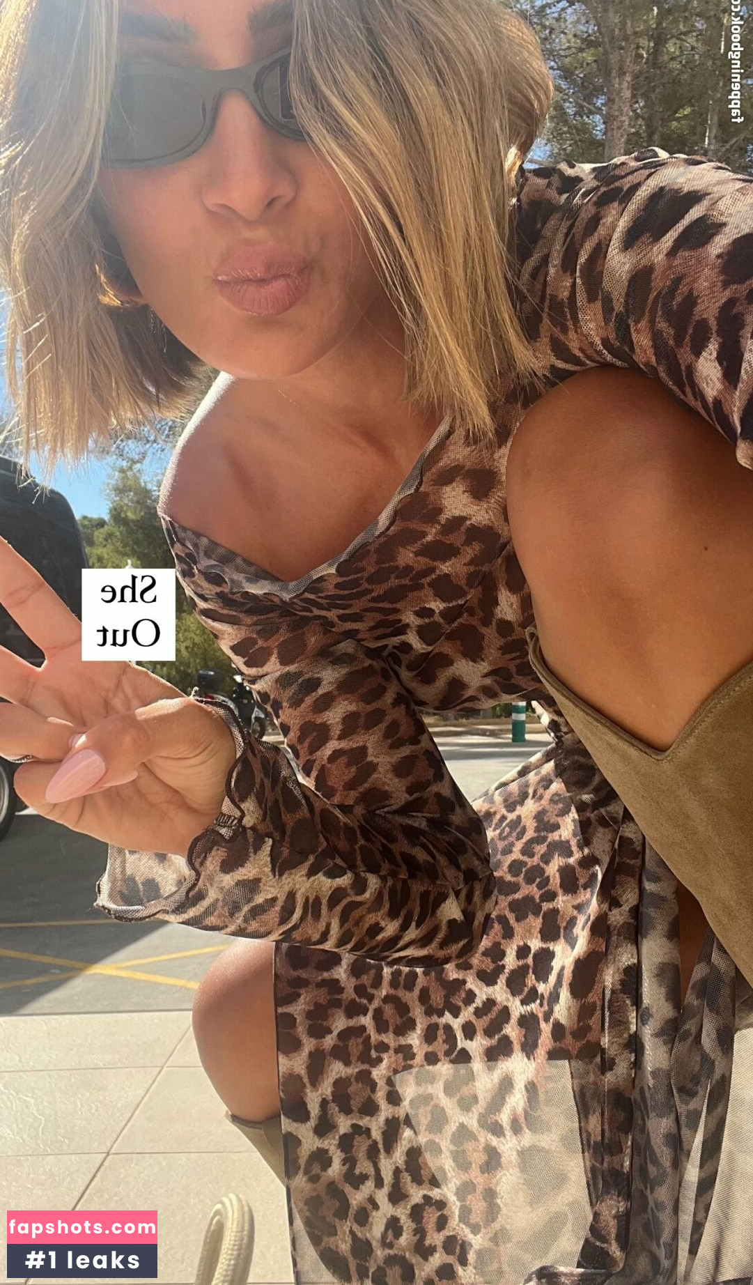 Frankie Bridge gallery photo #289