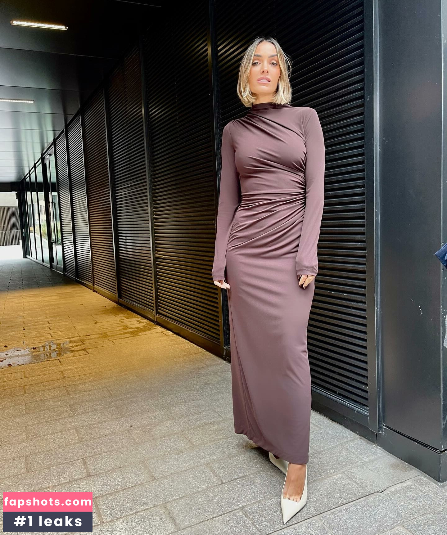 Frankie Bridge gallery photo #360