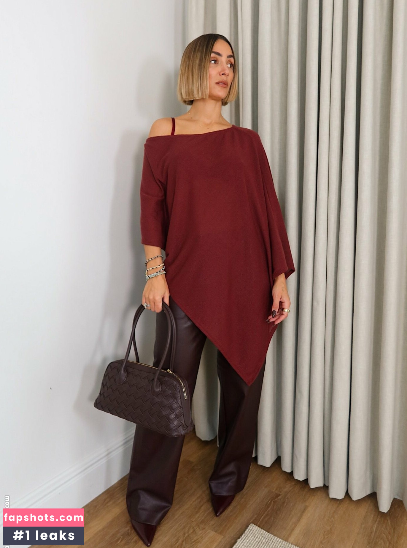 Frankie Bridge gallery photo #37