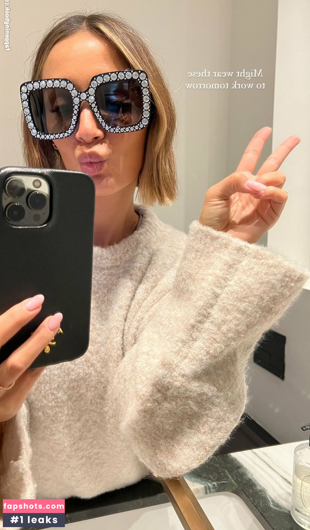 Frankie Bridge gallery photo #370