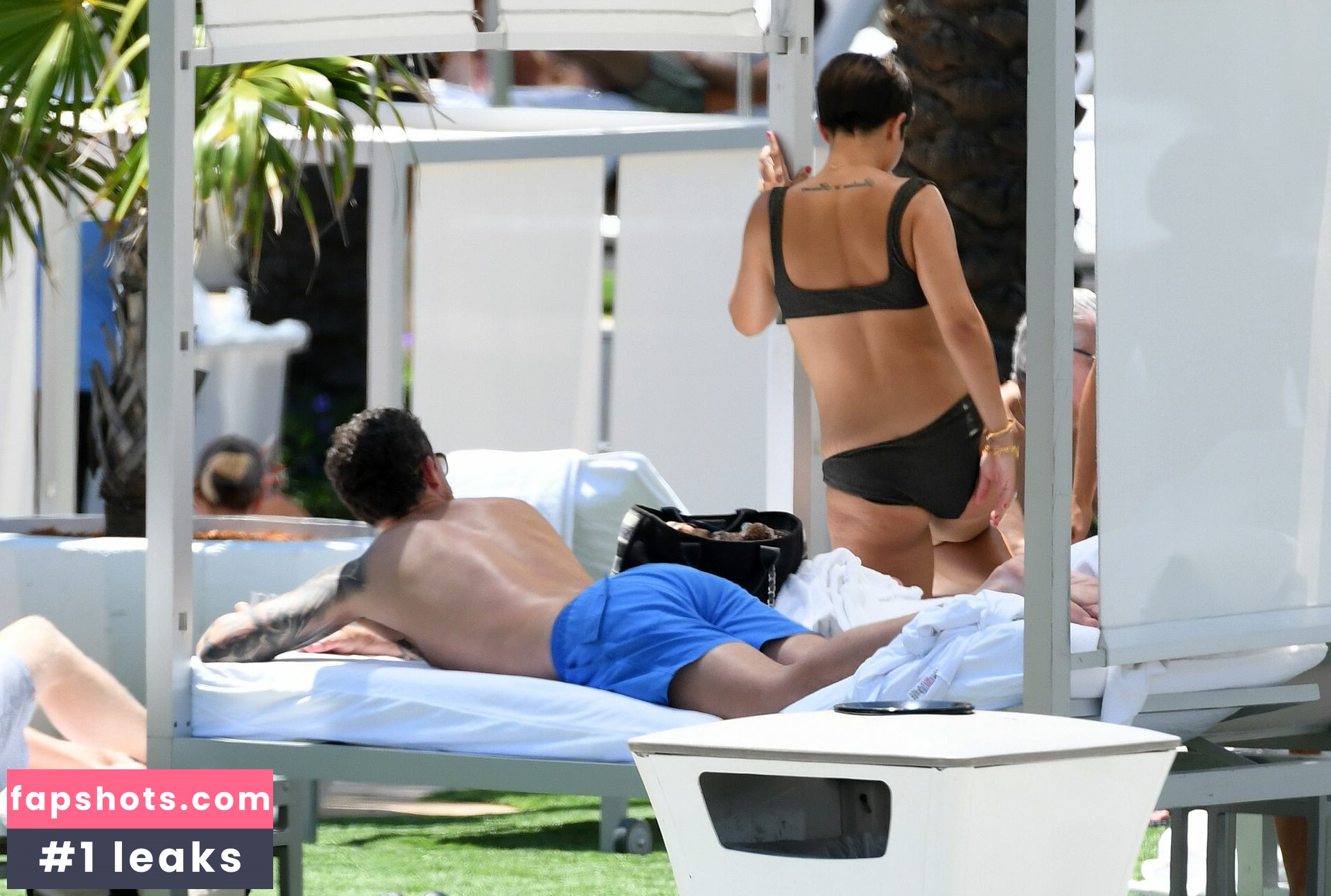 Frankie Bridge gallery photo #465