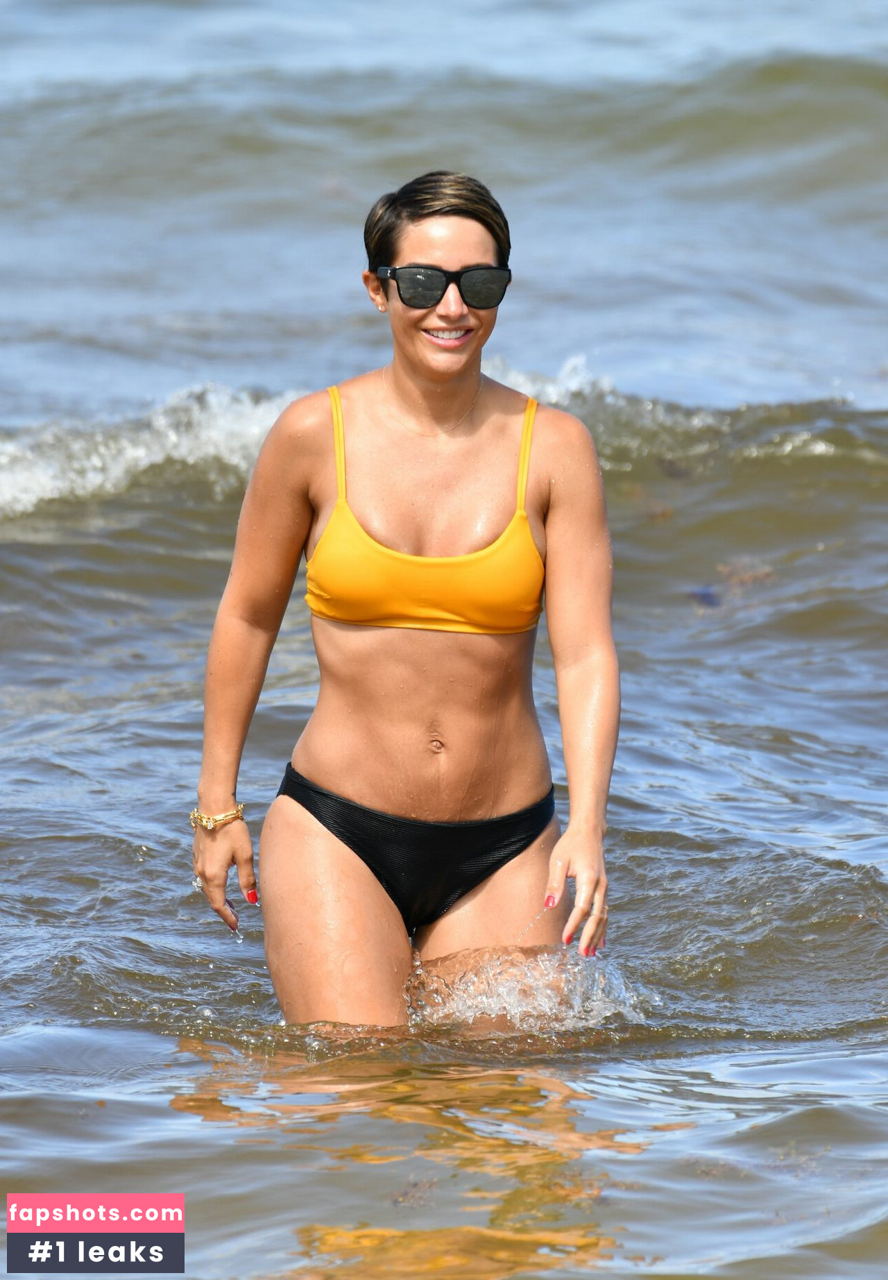 Frankie Bridge gallery photo #480