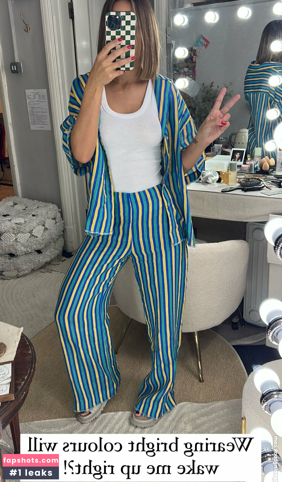 Frankie Bridge gallery photo #564