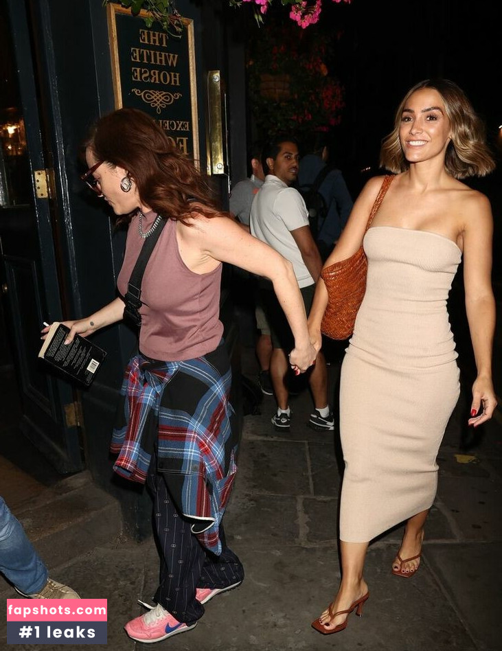 Frankie Bridge gallery photo #583